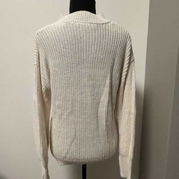 *STEVE MADDEN* Ivory Keyhole Cable Knit Long Sleeve Sweater Size Small - Picture 4 of 7